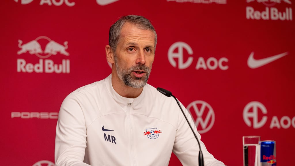 Marco Rose auf einer Pressekonferenz (Archivbild).