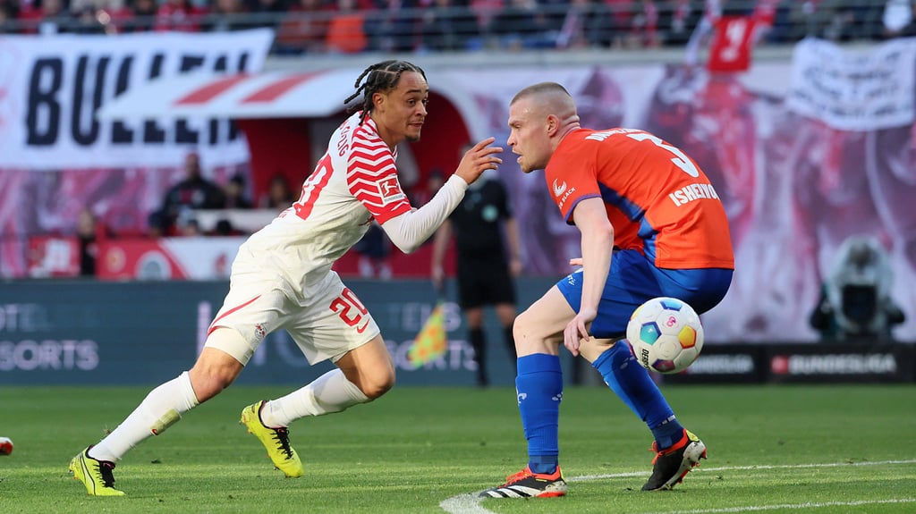 Umkurvt wie eine Slalomstange: Thomas Isherwood ist gegen Xavi Simons nur Statist.