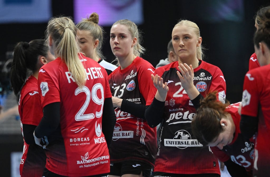 Thüringer Spielerinnen reagieren nach der Niederlage.