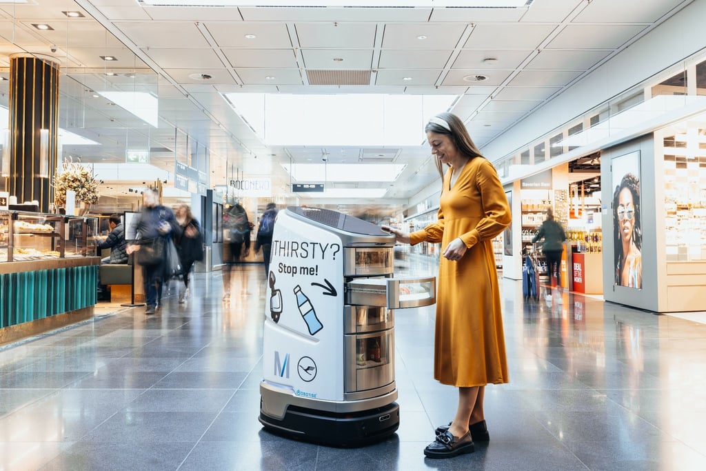 Revolution am Gate: Der autonome Snackbot „Jeeves“ erobert den Flughafen München