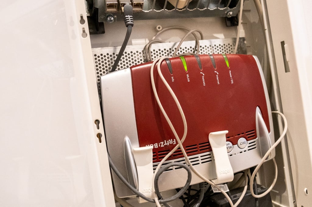 Achtung, Fritzbox-Nutzer: Wer für Einstellungen die gewohnte „fritz.box“-Adresse in den Browser eingibt, kann derzeit auf einer dubiosen Werbeseite landen.