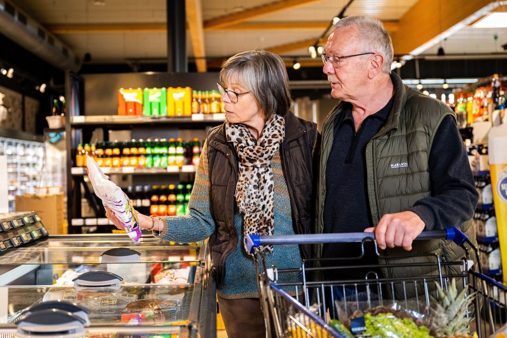 „Na, noch frisch?“ Mythos Schütteltest: Eiskristalle bilden sich auch bei Temperaturschwankungen im Minusbereich und sind kein Indiz dafür, dass das Produkt angetaut war.