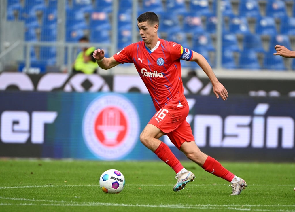 Derzeit Kapitän bei Holstein Kiel: Philipp Sander.