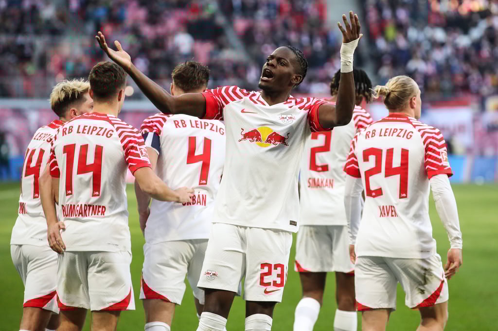 Castello Lukeba hat wieder drei Spiele über 90 Minuten machen dürfen..