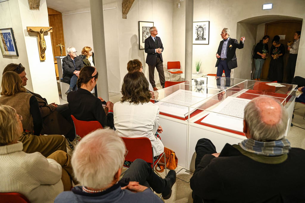 Die Stiftung Christliche Kunst Wittenberg hat ihre neue Ausstellung „Im Widerschein des Ich“ eröffnet. Zu sehen ist sie im Schloss. Eine Einführung gab es von Bernd-Wolfgang Lindemann, Kunsthistoriker und langjähriger Direktor der Gemäldegalerie der Staatlichen Museen zu Berlin.