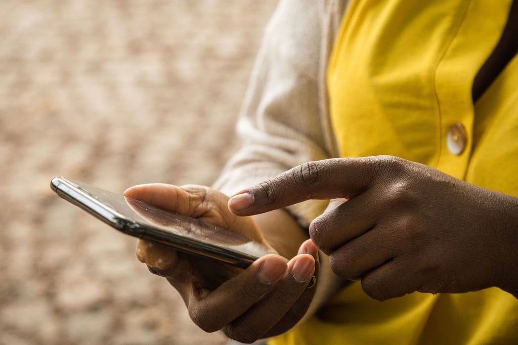 Double Tap: Mit dieser Geste gelingt es schneller, das Smartphone zu aktivieren oder zu deaktivieren als mit dem Power-Button.