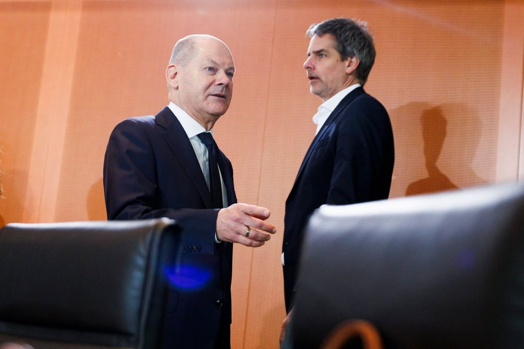 Bundeskanzler Olaf Scholz hat sich zur Papst-Interview geäußert.