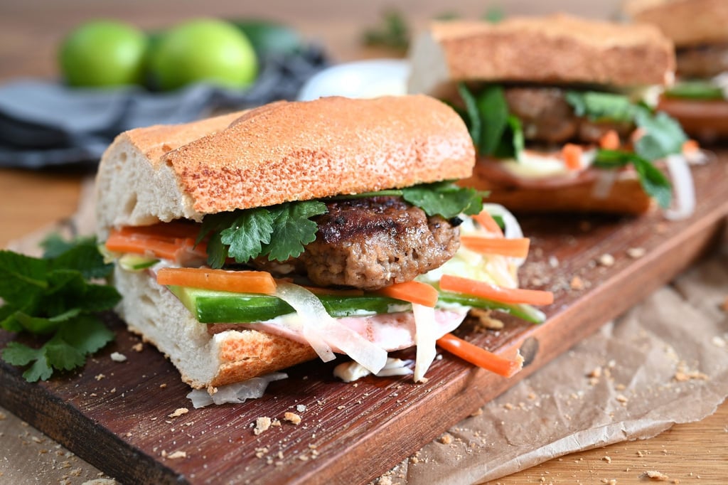 Bánh mì heißt auf Vietnamesisch Brot. In diesem stecken 22 Zutaten, die daraus ein intensiv würziges bis leicht süßliches Baguette machen.