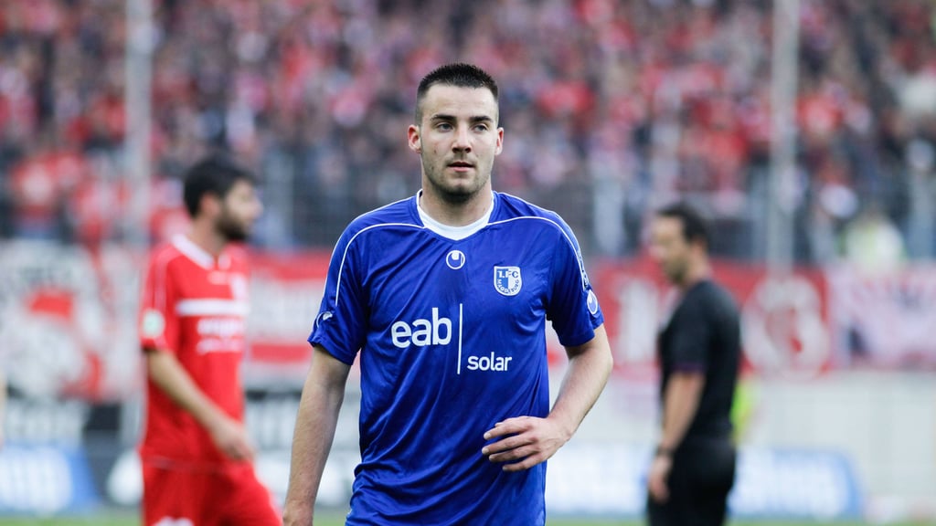 Morris Schröter, hier 2014 im Trikot des FCM, wurde in Magdeburg ausgebildet und spielt aktuell bei 1860 München in der 3. Liga.