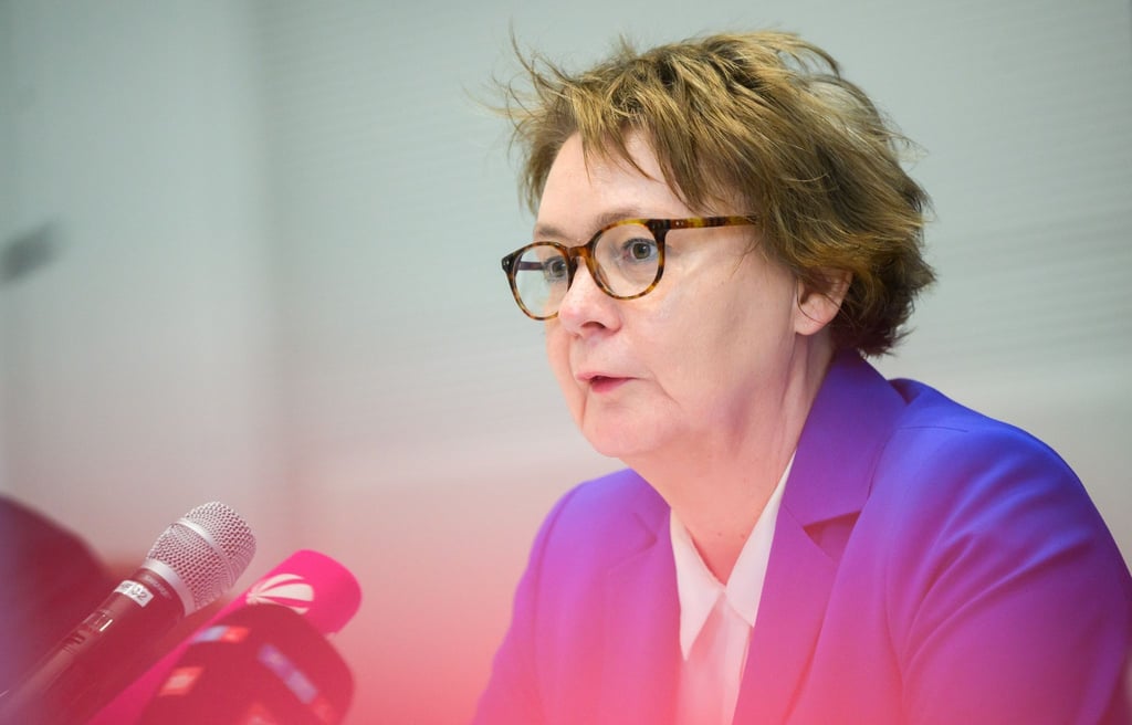 Daniela Behrens (SPD), Innenministerin Innenministerin, stellt bei einer Pressekonferenz die Polizeiliche Kriminalstatistik 2023 für Niedersachsen vor.