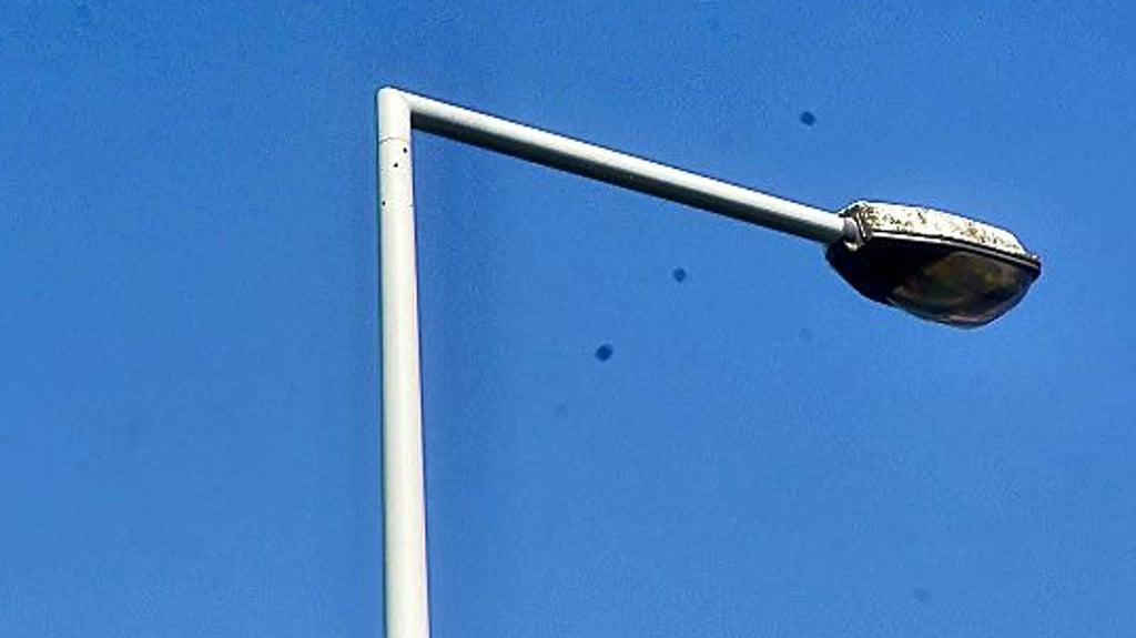 Besser für Insekten und energiesparender: Straßenlaternen in Dessau ...