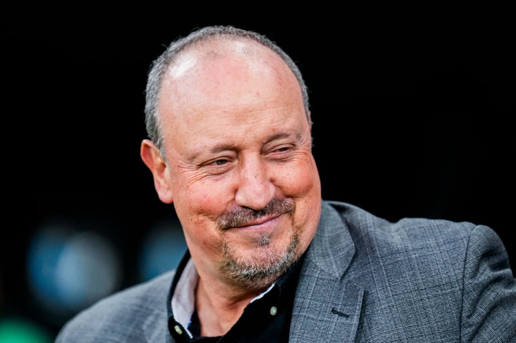 Rafa Benitez hat vorher schon den FC Valencia, den FC Liverpool, Inter Mailand, Chelsea, den SSC Neapel und Real Madrid trainiert.