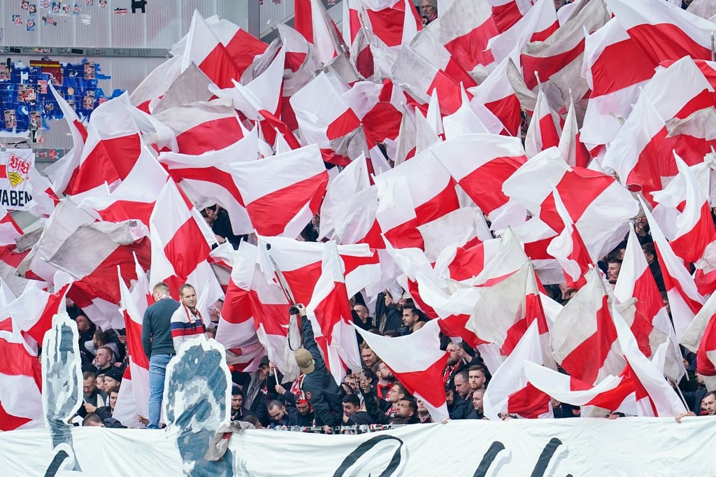 Fans wie hier in Stuttgart sorgen an jedem Spieltag für eine besondere Atmosphäre.