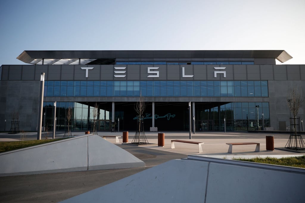 Das Tesla-Werk in Grünheide ist nach dem tagelangen Stromausfall wieder am Netz.
