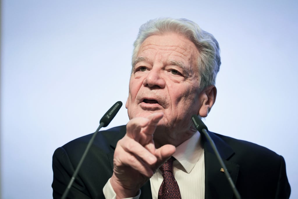 „Denn wir, die Bürger, sind es doch, die die Freiheit entweder verspielen oder verteidigen und bewahren“, sagt Joachim Gauck.