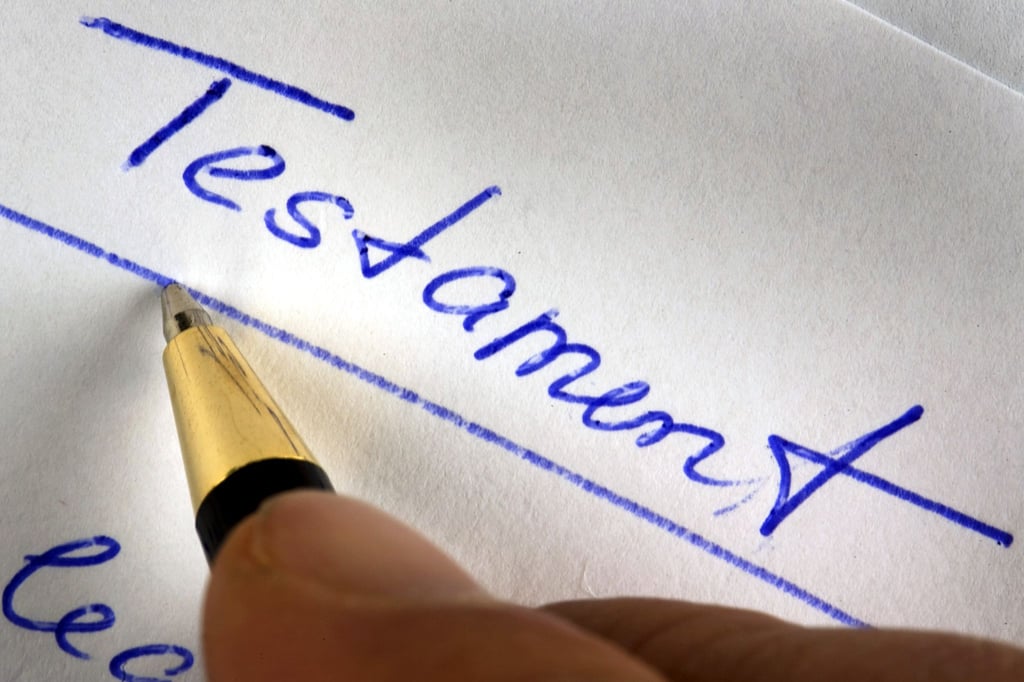Ein Testament wird verfasst.