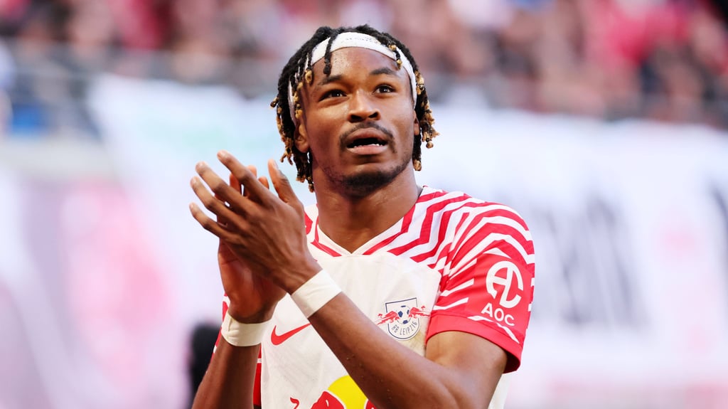 Applaus, Applaus: Mohamed Simakan.