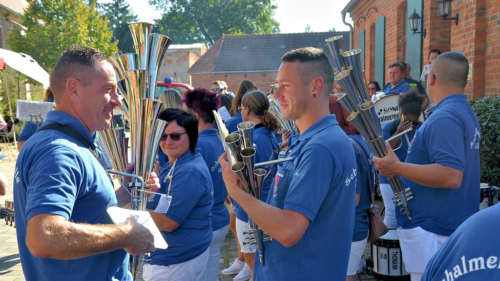 Die Schalmeienkapelle rund um Leiter Hoffmann (l.) plant ihr Jubiläum.