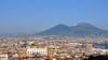 Die Region um Neapel ist dicht besiedelt. Sämtliche Städte wurden auf den sogenannten Phlegräischen Feldern gebaut. Forscher schlagen wegen der hohen Vulkanaktivität Alarm. Ein Ausbruch scheint nur eine Frage der Zeit.