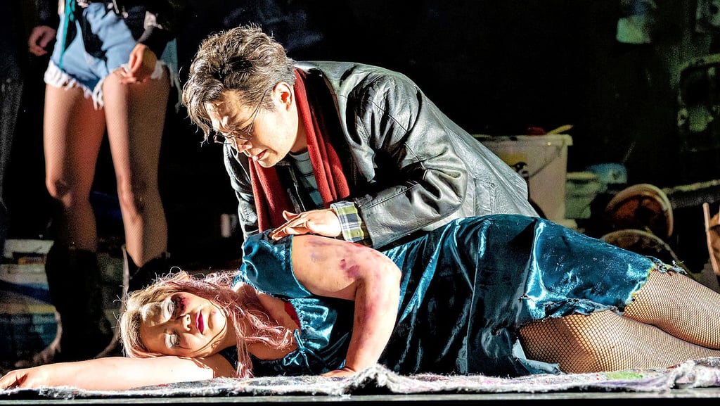 Marcello (Andreas Beinhauer), Musetta (Franziska Krötenheerdt), Rodolfo (Chulhyun Kim) und Mimi (Anastasiia Doroshenko, von links)