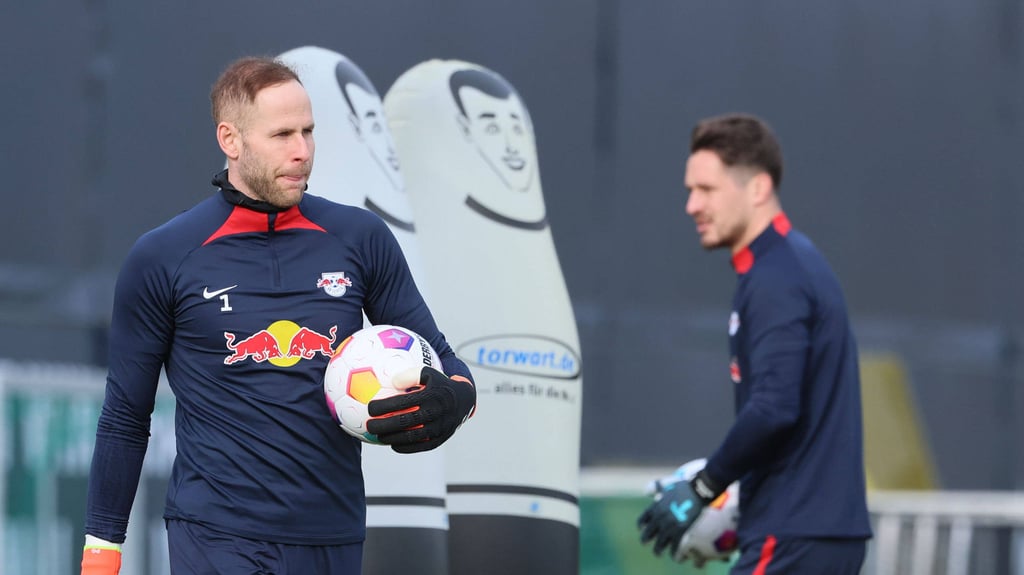 Peter Gulacsi und Janis Blaswich haben beide den Anspruch, die Nummer eins bei RB Leipzig zu sein. Im Sommer kommt in Maarten Vandervoordt noch ein dritter hochambitionierter Keeper hinzu.