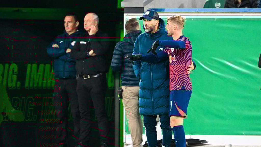 Marco Rose (l.) und Timo Werner am Spielfeldrand.