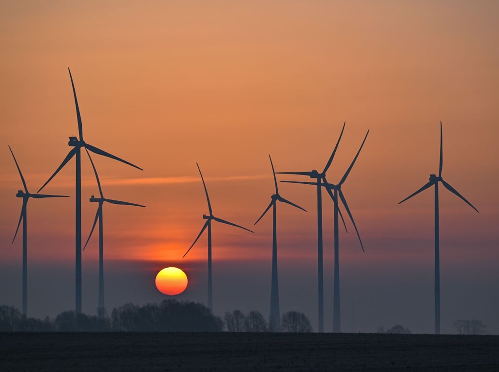 Der Ausbau der Erneuerbaren Energien sorgt für weniger Ausstoß von klimaschädlichen Treibhausgasen.
