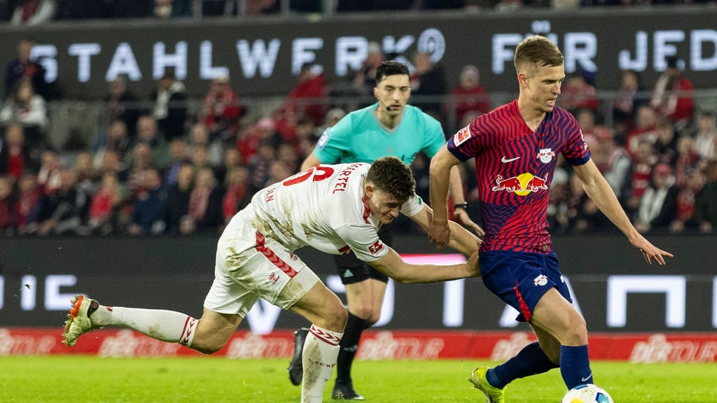 Ex-RB-Spieler Eric Martel vom 1. FC Köln kann EB-Profi Dani Olmo nicht stoppen.