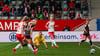 Pernille Hader (M.) erzielt das 4:0 für die Bayern gegen überforderte Leipzigerinnen