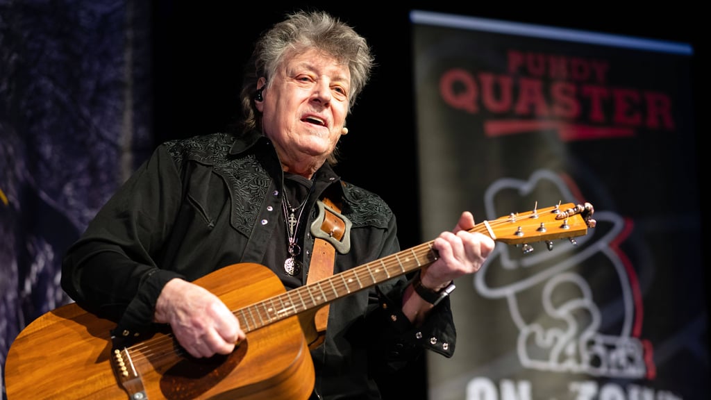 In Wittenberg in der Phönix-Theaterwelt geht es am Sonntag, 17. März, ab 18 Uhr, mit „Rock Ost meets Quaster and Friends“ auf eine Reise durch die Epochen des Ostrock. Karten gibt es im MZ-Service-Punkt, Wittenberg, Schlossstraße 23/24.