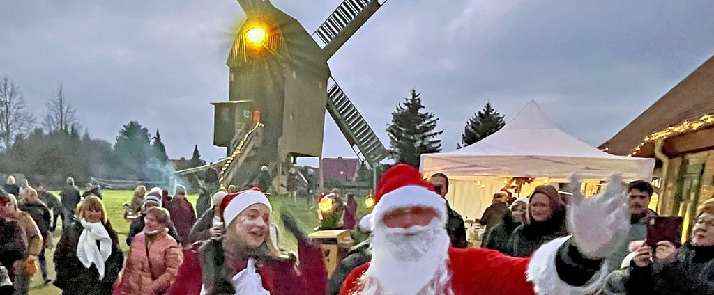Lichter rund um die Mühle gibt es sonst nur in der Weihnachtszeit.