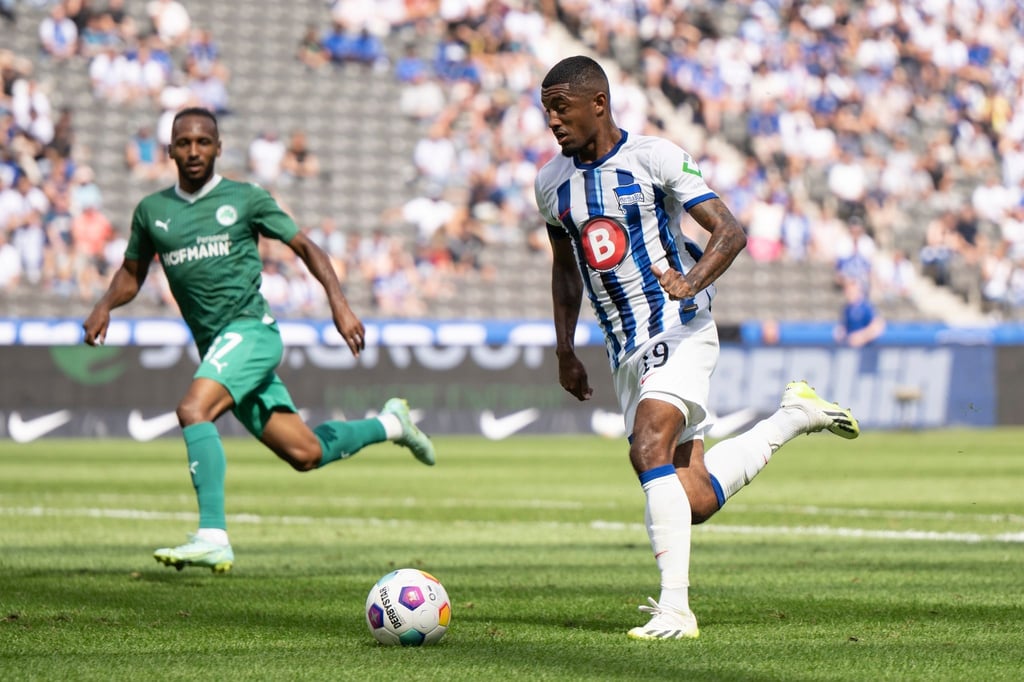 Herthas Jeremy Dudziak wird gegen Schalke beginnen.