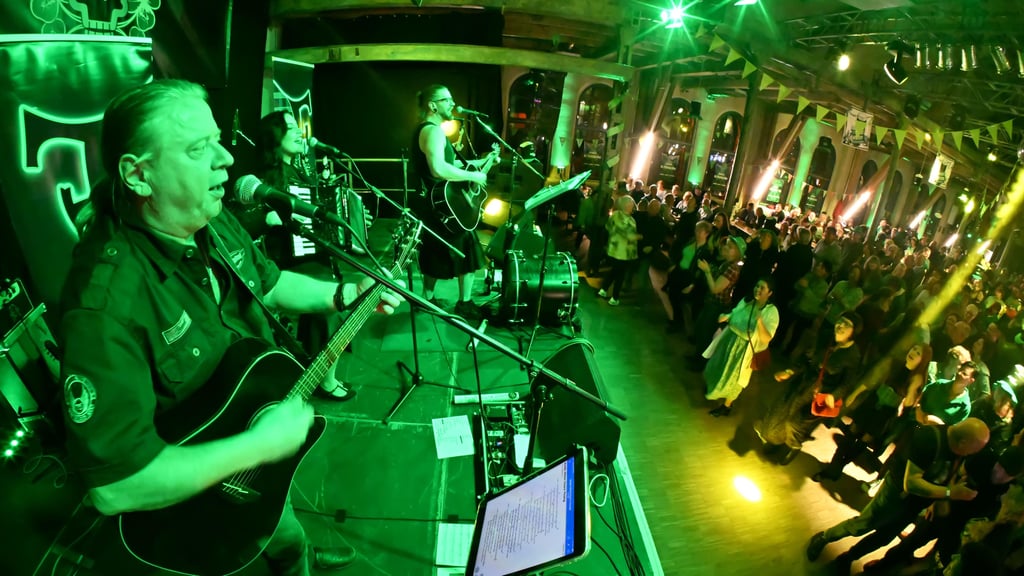 Seit vielen Jahren beim St. Patrick's Day in Aschersleben mit dabei: F.misd aus Staßfurt.