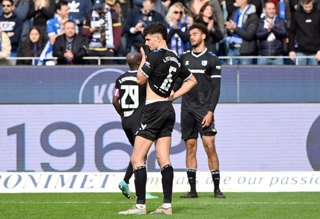 Die Magdeburger (l-r) Amara Conde, Daniel Elfadli und Jamie Lawrence nach der 7:0 Niederlage.