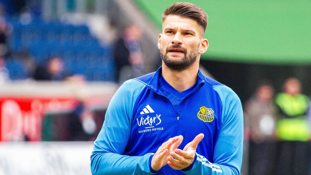 Kai Brünker vom 1. FC Saarbrücken. Der Stürmer schoss seine Mannschaft mit dem wichtigen Tor in der Nachspielzeit ins DFB-Pokal-Halbfinale.