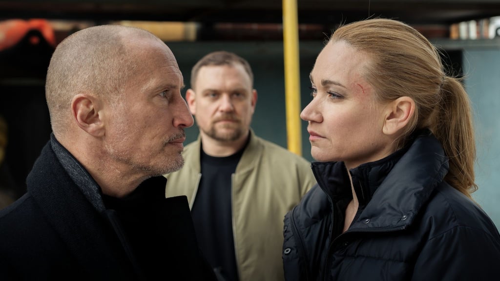 Sarah Kohrs (Lisa Maria Potthoff) Ermittlungen führen sie zu Lothar Lessen (Benno Fürmann, l) und Achim Wieczorek (Florian Schmidtke).