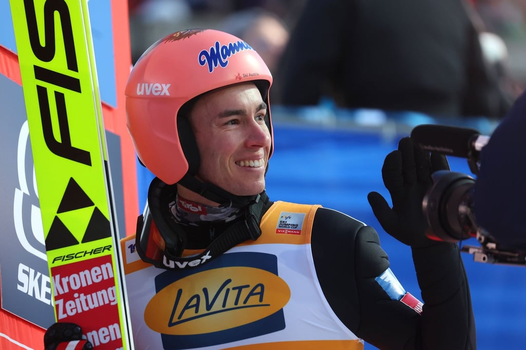 Hat zum dritten Mal nach 2016/17 und 2019/20 den Gesamtweltcup geholt: Skispringer Stefan Kraft aus Österreich.