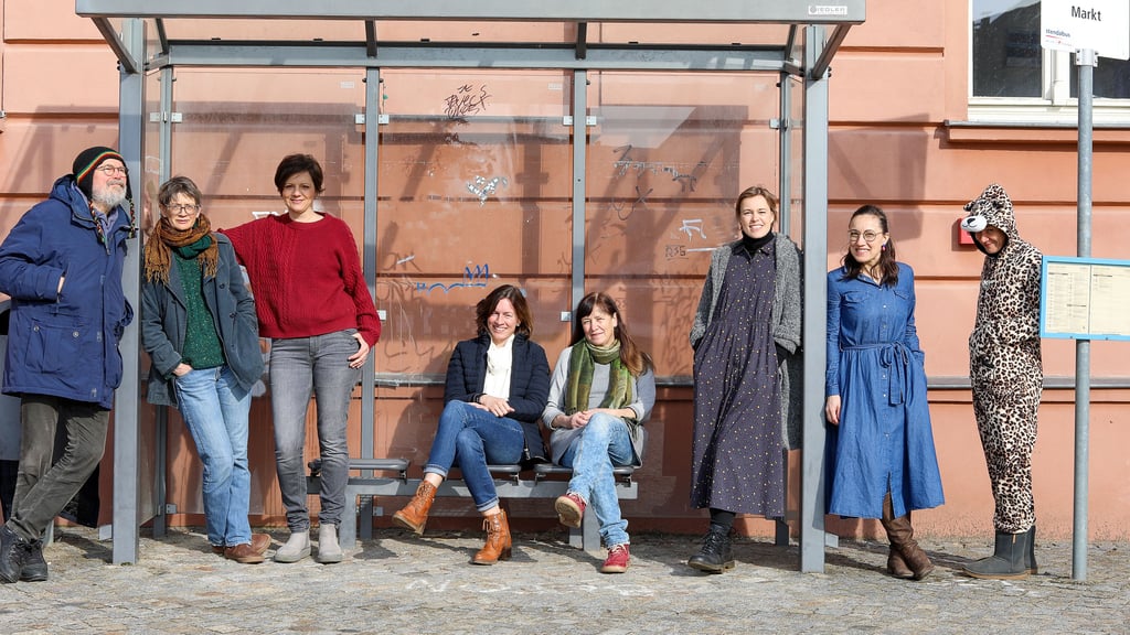Gründungsmitglieder des Kulturvereins Werben (v. l.) an der Elbe (Altmark): Gunter Zwinzscher, Anna Radtke, Nicole Sperling, Tina Reppenhagen, Cornelia Kissener, Juliane Heinemann, Inga Krefis-Voelkel, Melanie Langpap.