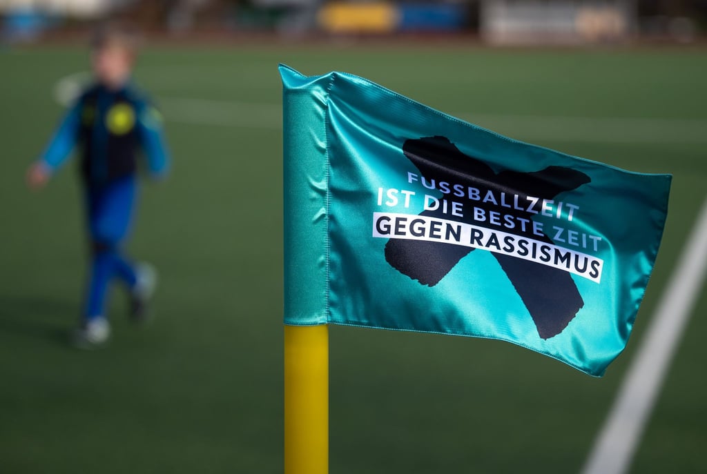Der DFB hat eine Kampagne mit dem Motto „Fußballzeit ist die beste Zeit gegen Rassismus“ gestartet.