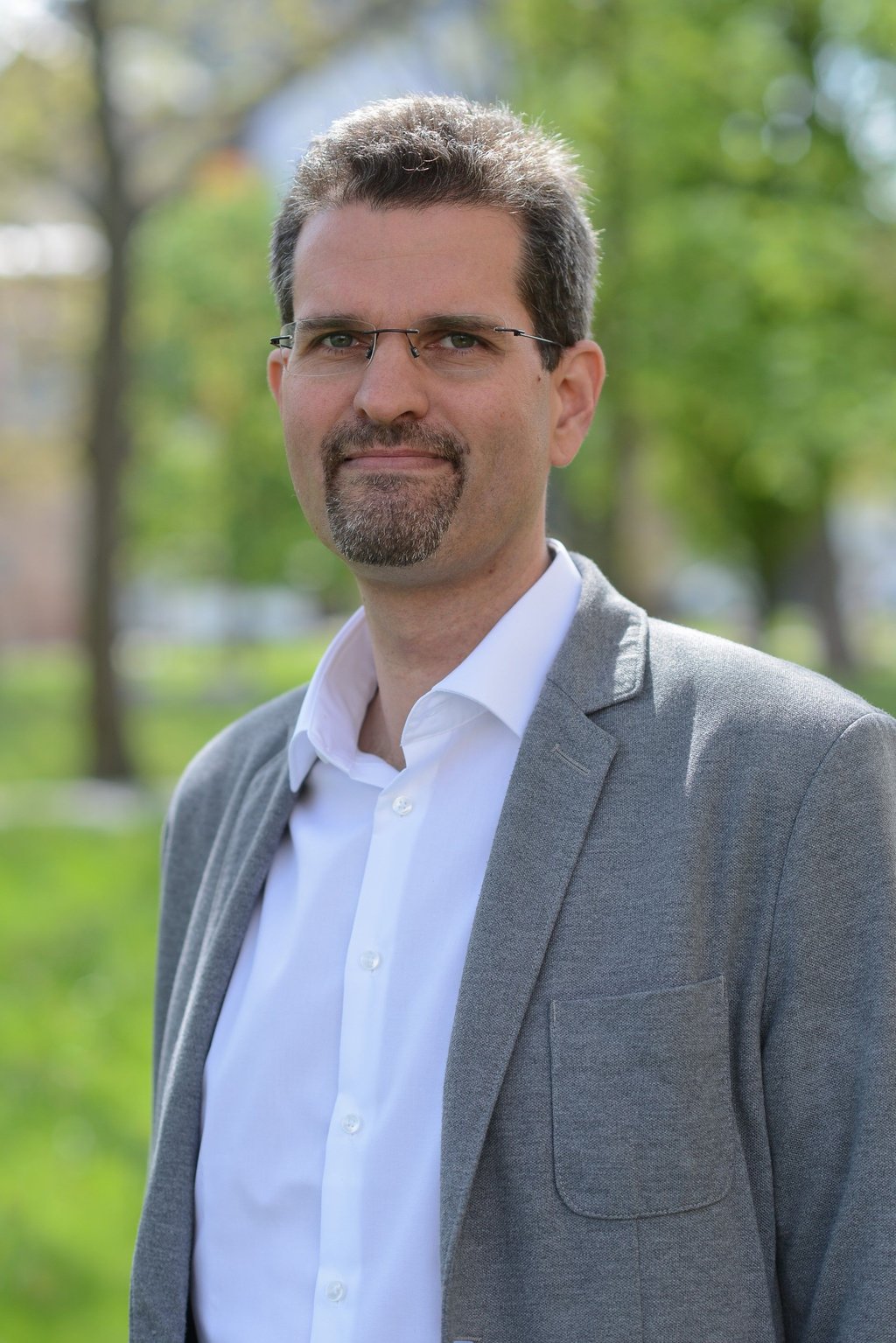 Professor Oliver Arránz Becker
