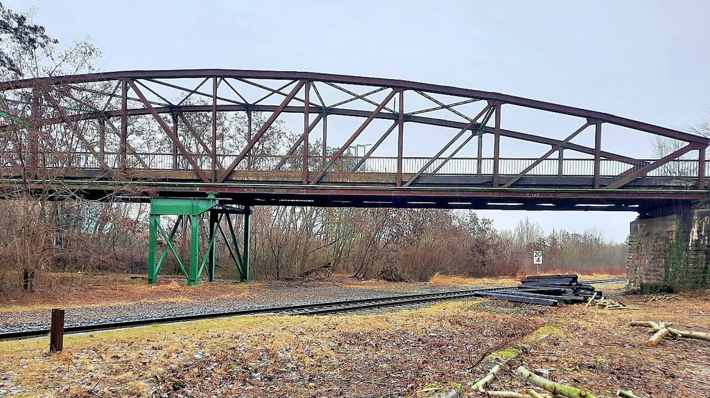Vor allem Rost hat der Brücke bei Deuben über Jahrzehnte zugesetzt.