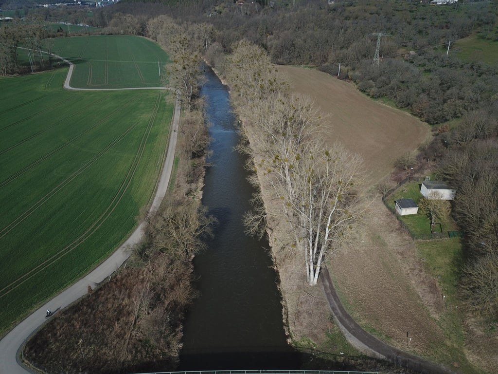 Der Flusslauf der Weißen Elster.