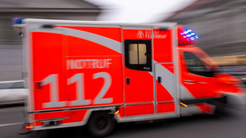 Bei einem Unfall auf der Landstraße L182 wurde ein Autfahrer schwer verletzt.