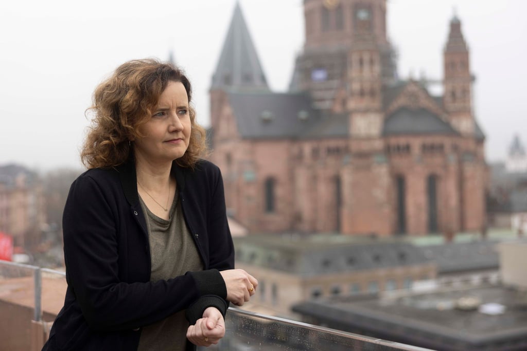 Julia Schoch, Schriftstellerin aus Potsdam, wird im Mainzer Staatstheater als kommende Stadtschreiberin 2024 in Mainz vorgestellt.