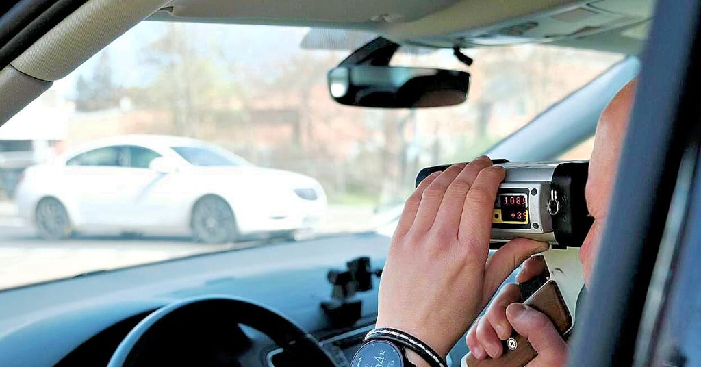 Am Ortsausgang Satuelle Richtung Haldensleben wurde von einem Privatgrundstück aus geblitzt - kurz vor dem Ortsausgang.&nbsp;