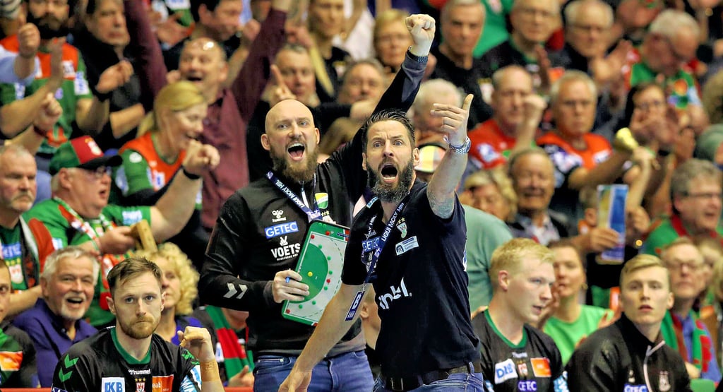 Zurück in den Emotionen: Für Coach Bennet Wiegert, Co-Trainer Yves Grafhorst und den SCM geht es allmählich in die heiße Phase der Saison. Dazu gehört auch die Partie gegen den HC Erlangen.