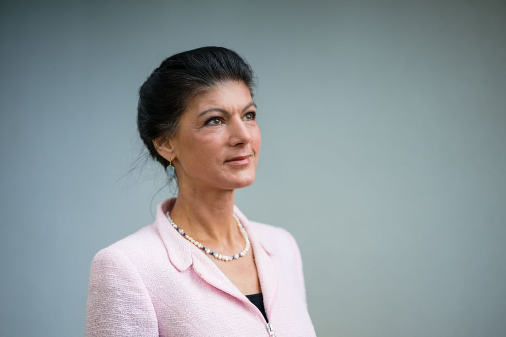 Sahra Wagenknecht freut sich über den bisherigen Erfolg ihrer Partei.
