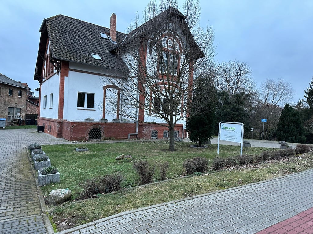 Der Firmensitz der Umland Wohnungsbaugesellschaft in der Magdeburger Straße in Egeln bleibt der Anlaufpunkt für die Mieter.