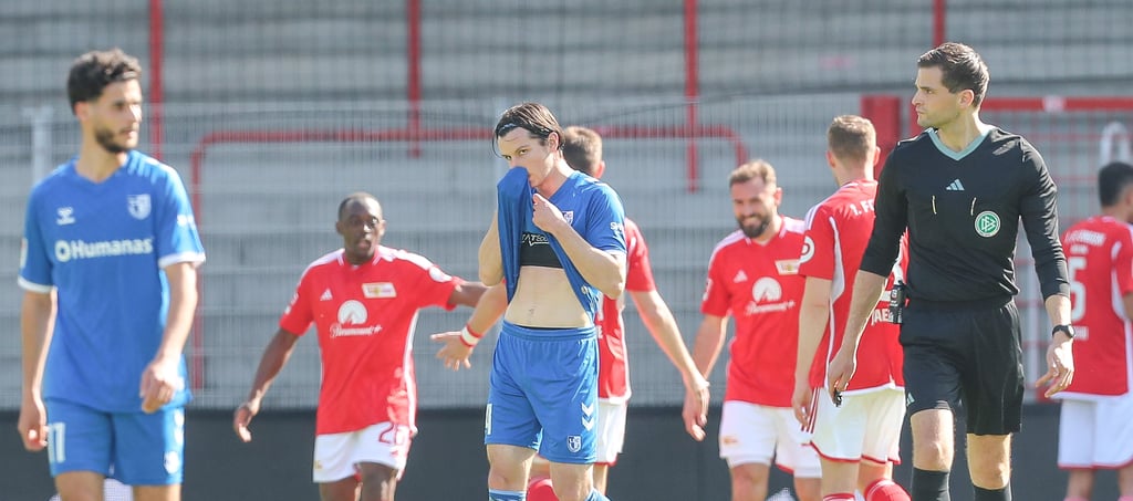 Verlor mit dem FCM das Testspiel bei Union Berlin mit 1:3 Jean Hugonet (M.).