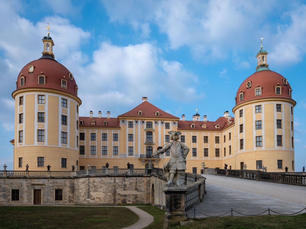 Blick auf Schloß Moritzburg in Sachsen.